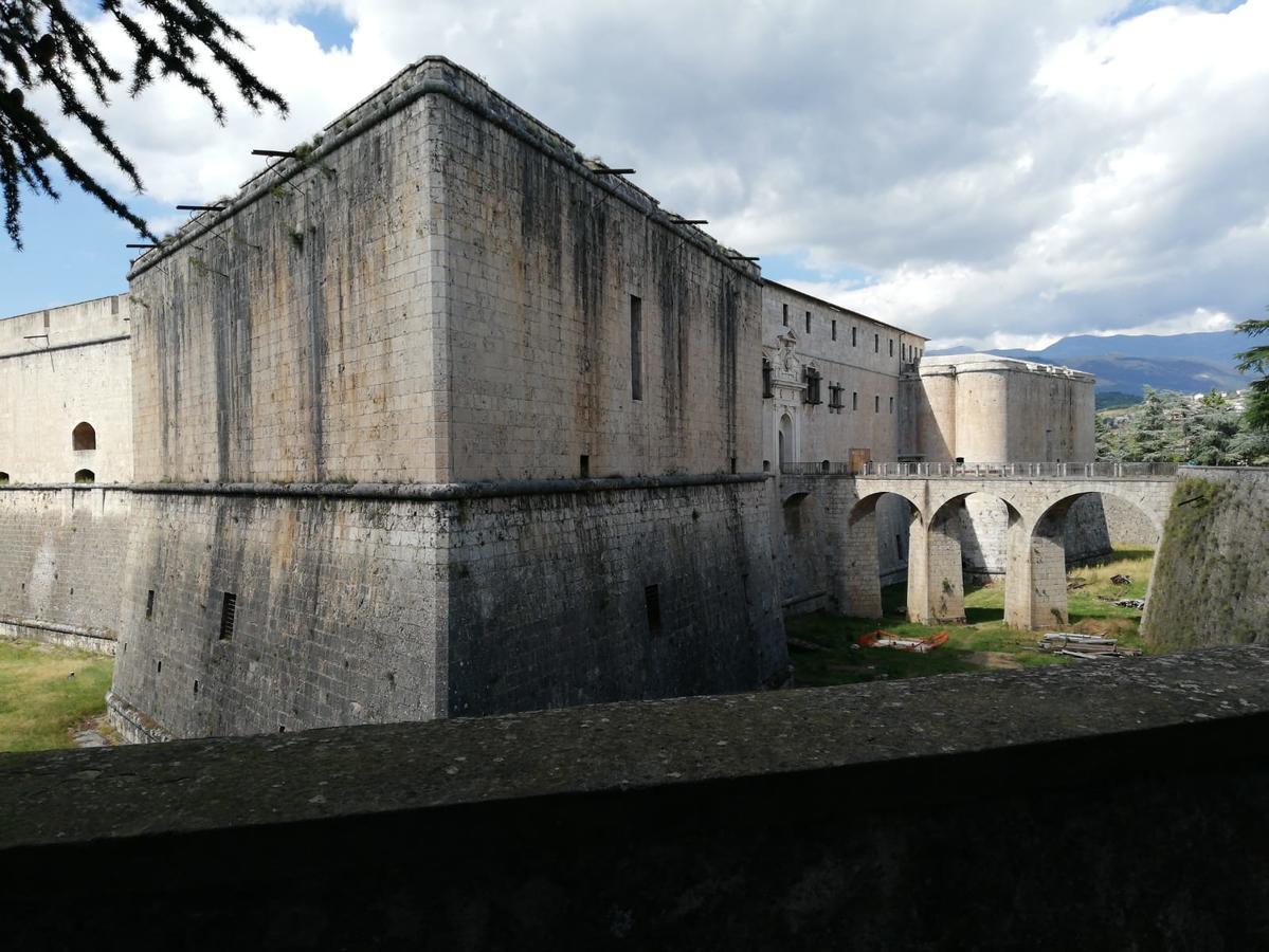 Casa Ospitalità San Giuseppe Acomodação com café da manhã LʼAquila Exterior foto