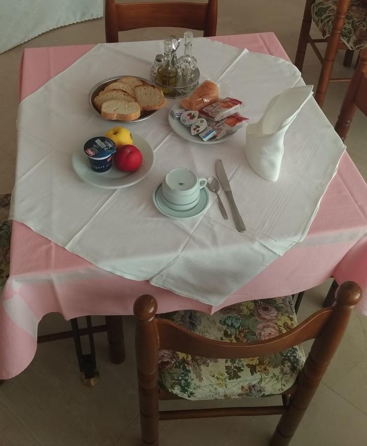 Casa Ospitalità San Giuseppe Acomodação com café da manhã LʼAquila Exterior foto